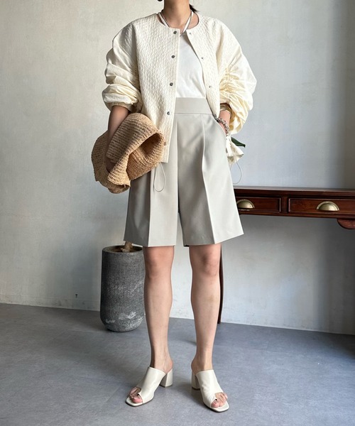 DouDou(ドゥドゥ)の「【WEB限定】ダイヤキルトジャガードドロストブルゾン(ライダースジャケット・レディース・ブラック/グリーン/アイボリー・FREE)」の5枚目の写真