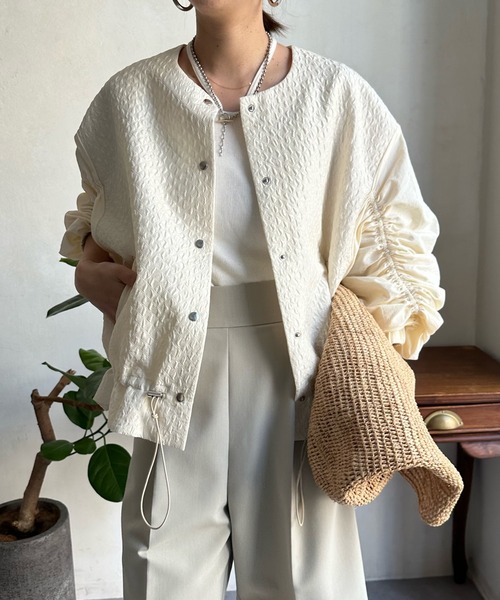 DouDou(ドゥドゥ)の「【WEB限定】ダイヤキルトジャガードドロストブルゾン(ライダースジャケット・レディース・ブラック/グリーン/アイボリー・FREE)」の20枚目の写真