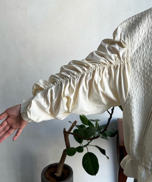 DouDou(ドゥドゥ)の「【WEB限定】ダイヤキルトジャガードドロストブルゾン(ライダースジャケット・レディース・ブラック/グリーン/アイボリー・FREE)」の8枚目の写真