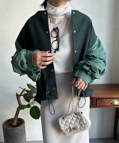 DouDou(ドゥドゥ)の「【WEB限定】ダイヤキルトジャガードドロストブルゾン(ライダースジャケット・レディース・ブラック/グリーン/アイボリー・FREE)」の17枚目の写真