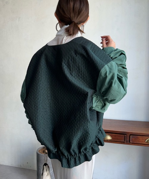 DouDou(ドゥドゥ)の「【WEB限定】ダイヤキルトジャガードドロストブルゾン(ライダースジャケット・レディース・ブラック/グリーン/アイボリー・FREE)」の7枚目の写真