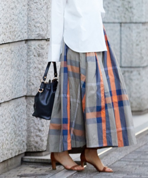 Doux archives（ドゥアルシーヴ）の「【2023SS】チェックボリュームスカート（スカート・レディース・ネイビー/グレイッシュベージュ/アイボリー/チャコールグレー/カーキ/グリーン/グレー/ブラック/ホワイト×ブラック/ネイビー×ホワイト・FREE）」の7枚目の写真