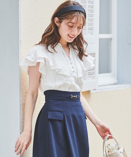 LAISSE PASSE(レッセパッセ)の「アイレットレースフリルブラウス(シャツ/ブラウス・レディース・アイボリー/ブラック・MEDIUM)」の3枚目の写真