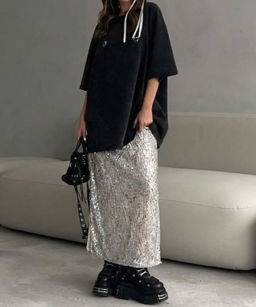 Bloom Closet（ブルームクローゼット）の「シークインスリットペンシルスカート（スカート・レディース・シルバーグレー/ブラック・MEDIUM/LARGE）」の7枚目の写真