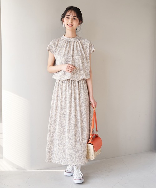 ROPE' PICNIC(ロペピクニック)の「花柄ワンピース(ワンピース・レディース・ブラック/ベージュ系その他/サックスブルー/イエロー・38)」の10枚目の写真