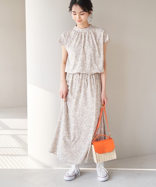 ROPE' PICNIC(ロペピクニック)の「花柄ワンピース(ワンピース・レディース・ブラック/ベージュ系その他/サックスブルー/イエロー・38)」の22枚目の写真