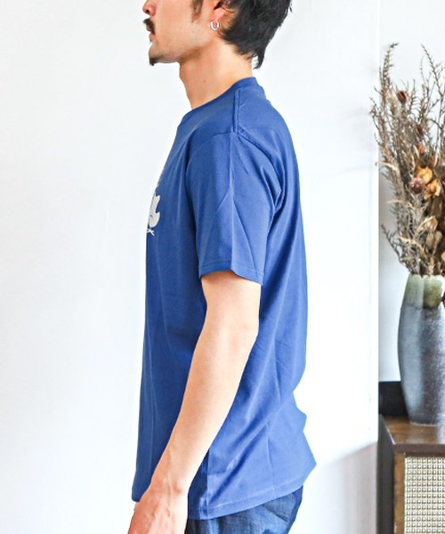 LUXSTYLE(ラグスタイル)の「グラフィックイラストプリント半袖Tシャツ(Tシャツ/カットソー・メンズ・ブラック/ブルー/ホワイト・L/M/XL)」の5枚目の写真