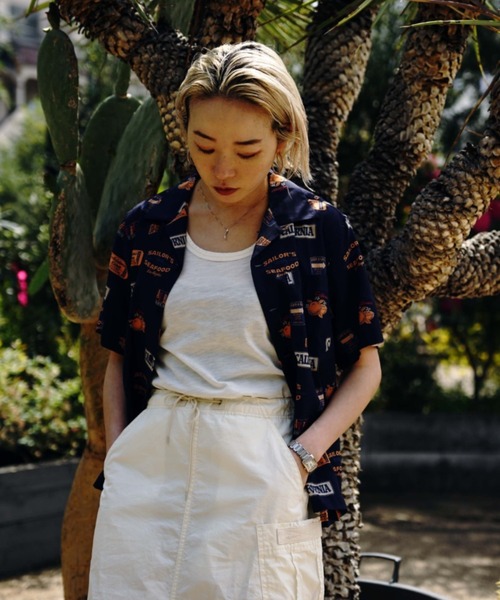 AVIREX（アヴィレックス）の「ALOHA SHIRT/ アロハシャツ（シャツ/ブラウス・レディース・ネイビー/オフホワイト/オレンジ/ホワイト・FREE/F）」の4枚目の写真