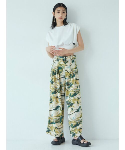 MURUA（ムルーア）の「スクエアリブタンク（Tシャツ/カットソー・レディース・ブラック/ホワイト・FREE）」の4枚目の写真