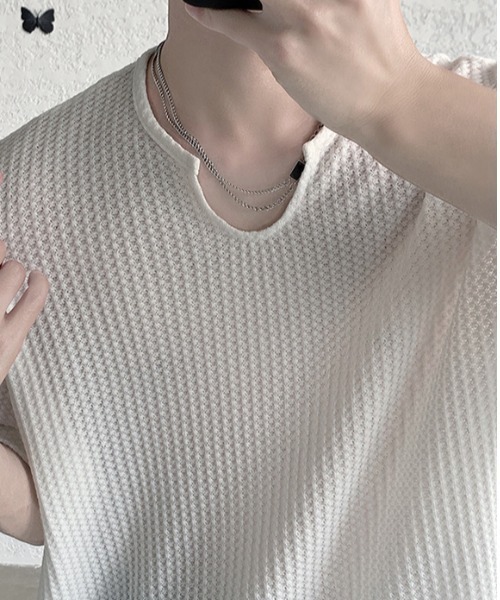 ARCHIVER（アーカイバ）の「【Bl】 [IZU] ビッグシルエットキーネックTシャツ（Tシャツ/カットソー・レディース・ブラック/ホワイト・FREE/LARGE/MEDIUM）」の4枚目の写真