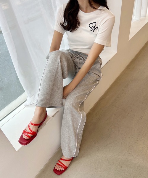 one after another NICE CLAUP（ワンアフターアナザーナイスクラップ）の「クリアチューブフラットサンダル（サンダル・レディース・アイボリー/ピンク/レッド・SMALL/MEDIUM/LARGE）」の4枚目の写真