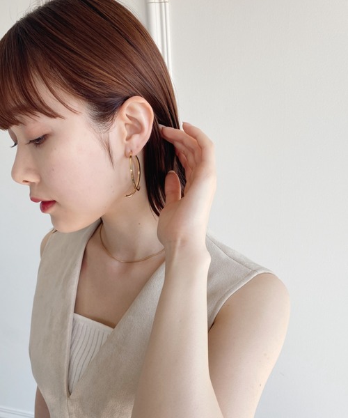 thank U more(サンキューモア)の「【サージカルステンレス】クロスラインピアス(ピアス(両耳用)・レディース・ゴールド/シルバー・FREE)」の3枚目の写真