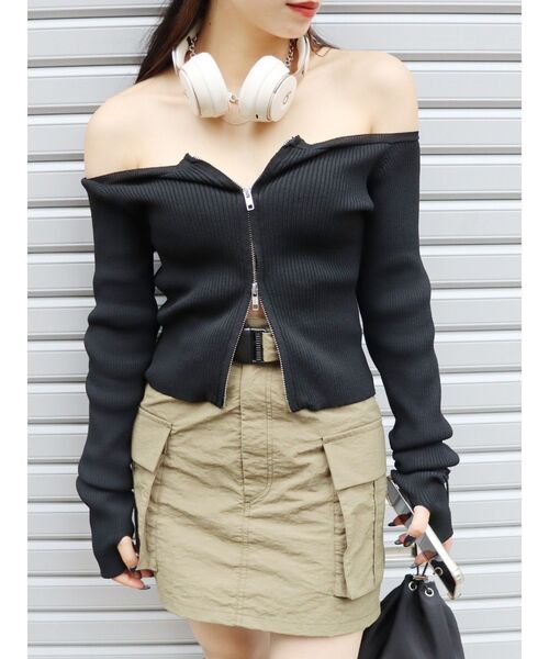 EVRIS（エヴリス）の「フロントジップオフショルニットトップス（ニット/セーター・レディース・ホワイト/ブラック/レッド/グリーン・FREE）」の17枚目の写真