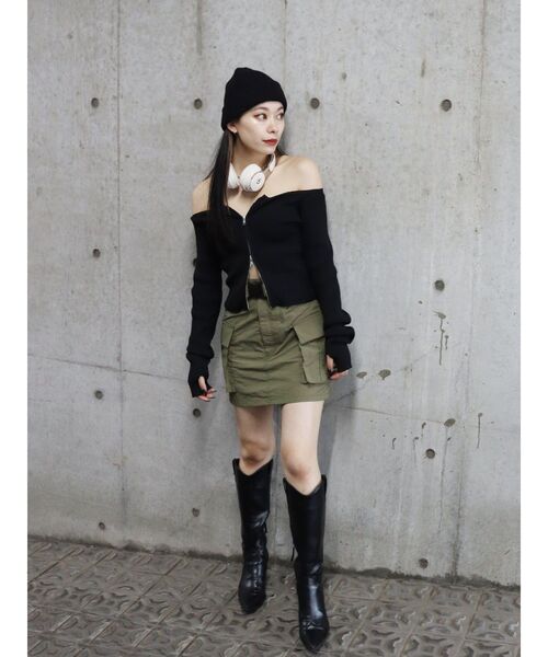 EVRIS（エヴリス）の「フロントジップオフショルニットトップス（ニット/セーター・レディース・ホワイト/ブラック/レッド/グリーン・FREE）」の20枚目の写真