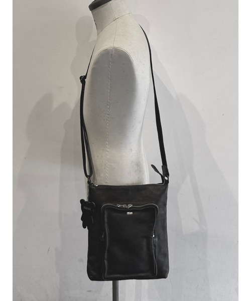 DECADE(ディケイド)の「オイルドカウレザー・ショルダーバッグDECADE(No-01436) Oiled Cow Leather Shoulder Bag ディケイド(ショルダーバッグ・メンズ・ブラック・フリー)」の18枚目の写真