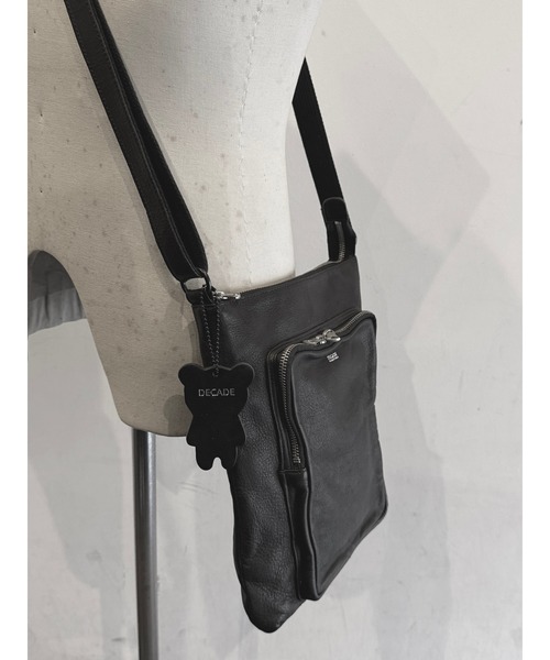 DECADE(ディケイド)の「オイルドカウレザー・ショルダーバッグDECADE(No-01436) Oiled Cow Leather Shoulder Bag ディケイド(ショルダーバッグ・メンズ・ブラック・フリー)」の21枚目の写真