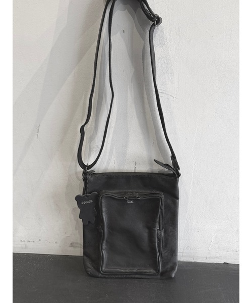 DECADE(ディケイド)の「オイルドカウレザー・ショルダーバッグDECADE(No-01436) Oiled Cow Leather Shoulder Bag ディケイド(ショルダーバッグ・メンズ・ブラック・フリー)」の22枚目の写真