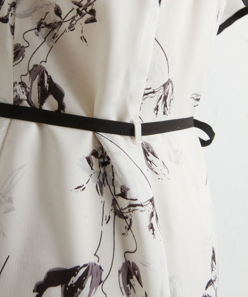tocco closet(トッコ クローゼット)の「【ZOZO限定】りぼん付きビックカラーフラワートワルドジュイプリントワンピース(ワンピース・レディース・ブラック/オフホワイト/グレイッシュブルー/ピンク系その他・M)」の10枚目の写真