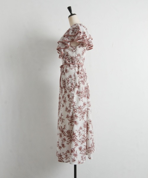 tocco closet(トッコ クローゼット)の「【ZOZO限定】りぼん付きビックカラーフラワートワルドジュイプリントワンピース(ワンピース・レディース・ブラック/オフホワイト/グレイッシュブルー/ピンク系その他・M)」の14枚目の写真