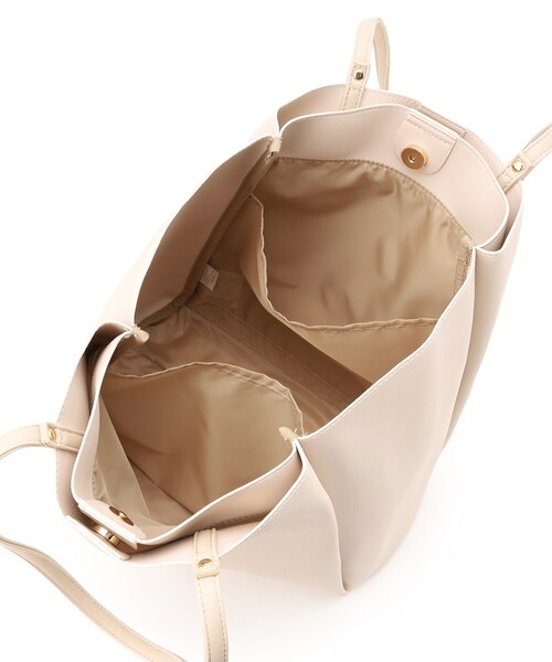 ITS'DEMO（イッツデモ）の「◆【A4OK／通勤・通学に／入口マグネット／ポケ3／軽量】ソフト合皮A4トート（トートバッグ・レディース・ブラウン系/アイボリー/ブラック/ベージュ・00）」の9枚目の写真