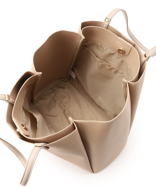 ITS'DEMO（イッツデモ）の「◆【A4OK／通勤・通学に／入口マグネット／ポケ3／軽量】ソフト合皮A4トート（トートバッグ・レディース・ブラウン系/アイボリー/ブラック/ベージュ・00）」の12枚目の写真