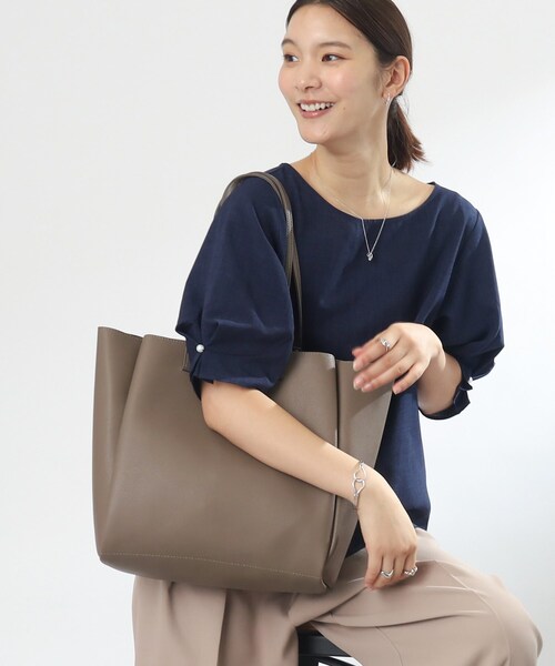 ITS'DEMO（イッツデモ）の「◆【A4OK／通勤・通学に／入口マグネット／ポケ3／軽量】ソフト合皮A4トート（トートバッグ・レディース・ブラウン系/アイボリー/ブラック/ベージュ・00）」の18枚目の写真