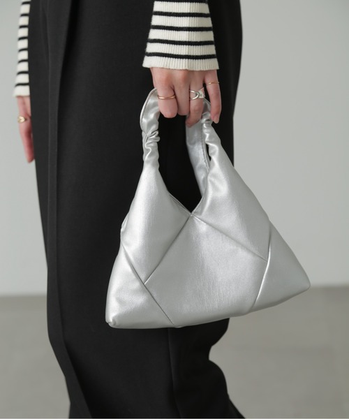 FREE'S MART(フリーズマート)の「◆ギャザーハンドルパネルバッグ(ショルダーバッグ・レディース・シルバー/グリーン/ブラック・フリ-)」の3枚目の写真