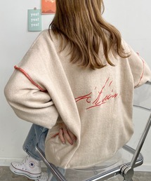 ふんわり暖かい大人ニット。バック刺繍リンキングニット