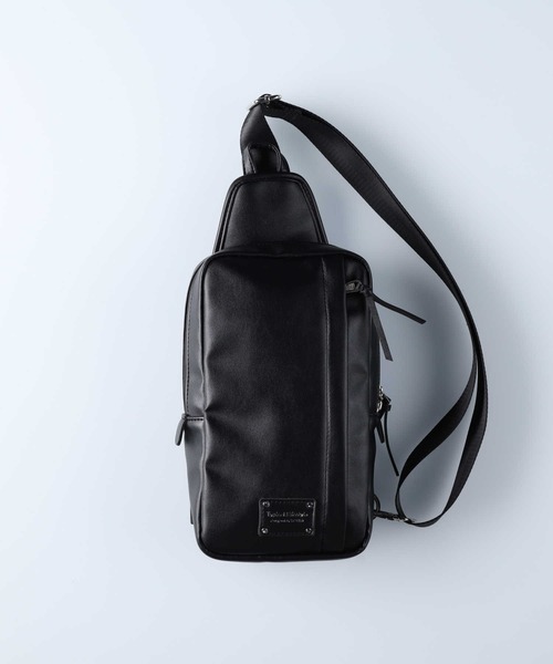 PLUS ONE（プラスワン）の「PLUS ONE(プラスワン)ヴァーサタイルスリングバッグ（ショルダーバッグ・メンズ・ブラック/ブラウン・ONE SIZE）」の3枚目の写真
