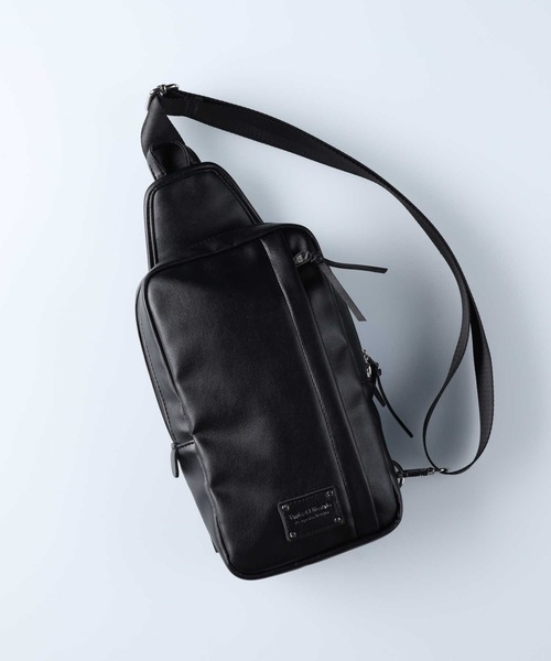 PLUS ONE（プラスワン）の「PLUS ONE(プラスワン)ヴァーサタイルスリングバッグ（ショルダーバッグ・メンズ・ブラック/ブラウン・ONE SIZE）」の17枚目の写真