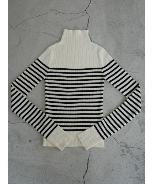 TRUNC(トランクエイティーエイト)の「Finger Hole Border Turtleneck(ニット/セーター・レディース・アイボリー/ブラック・FREE)」の6枚目の写真