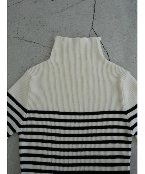 TRUNC(トランクエイティーエイト)の「Finger Hole Border Turtleneck(ニット/セーター・レディース・アイボリー/ブラック・FREE)」の7枚目の写真