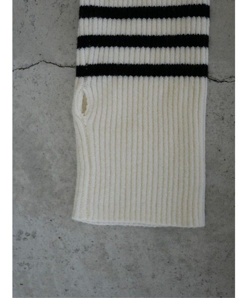 TRUNC(トランクエイティーエイト)の「Finger Hole Border Turtleneck(ニット/セーター・レディース・アイボリー/ブラック・FREE)」の9枚目の写真