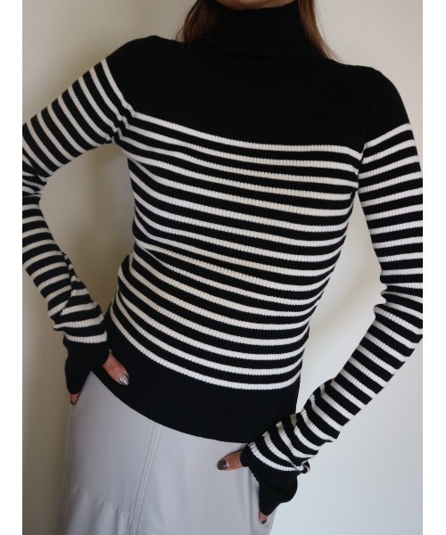 TRUNC(トランクエイティーエイト)の「Finger Hole Border Turtleneck(ニット/セーター・レディース・アイボリー/ブラック・FREE)」の16枚目の写真