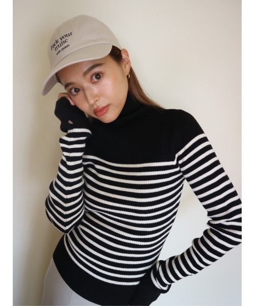 TRUNC(トランクエイティーエイト)の「Finger Hole Border Turtleneck(ニット/セーター・レディース・アイボリー/ブラック・FREE)」の15枚目の写真