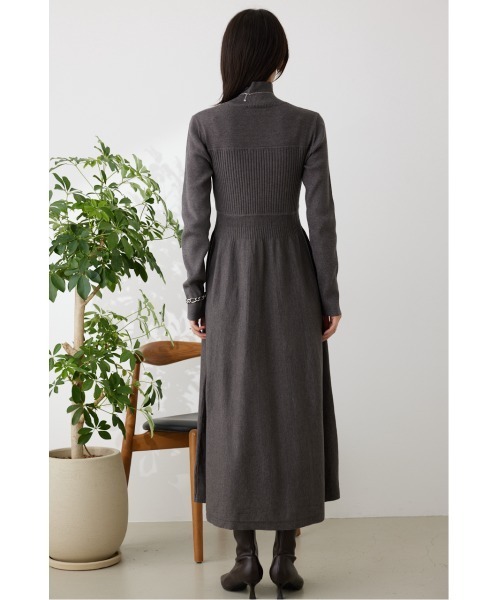 crie conforto(クリーコンフォルト)の「ウエストメイクニットワンピース(ワンピース・レディース・ブラック/ブルー/グレー・SMALL/MEDIUM)」の9枚目の写真