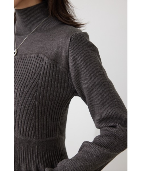 crie conforto(クリーコンフォルト)の「ウエストメイクニットワンピース(ワンピース・レディース・ブラック/ブルー/グレー・SMALL/MEDIUM)」の11枚目の写真