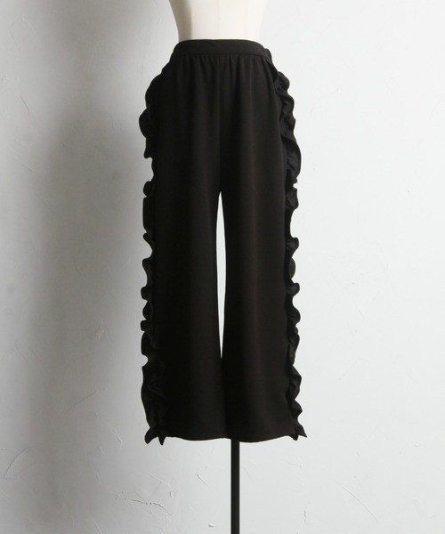 &. NOSTALGIA（アンドドットノスタルジア）の「【ZOZO限定】サイドフリルラインジョーゼットパンツ（その他パンツ・レディース・ブラック・FREE）」の9枚目の写真