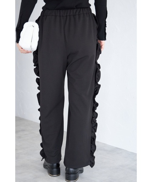 &. NOSTALGIA（アンドドットノスタルジア）の「【ZOZO限定】サイドフリルラインジョーゼットパンツ（その他パンツ・レディース・ブラック・FREE）」の7枚目の写真