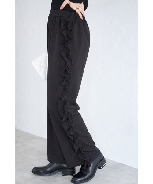 &. NOSTALGIA（アンドドットノスタルジア）の「【ZOZO限定】サイドフリルラインジョーゼットパンツ（その他パンツ・レディース・ブラック・FREE）」の6枚目の写真