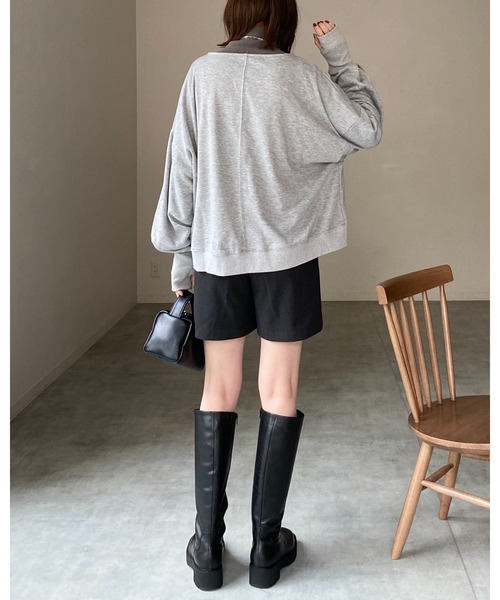 She's Closet(シーズクローゼット)の「裏毛深Vネックビッグシルエット長袖指穴あきフィンガーホールスウェットプルオーバー(スウェット・レディース・チャコール/杢グレー・FREE)」の10枚目の写真