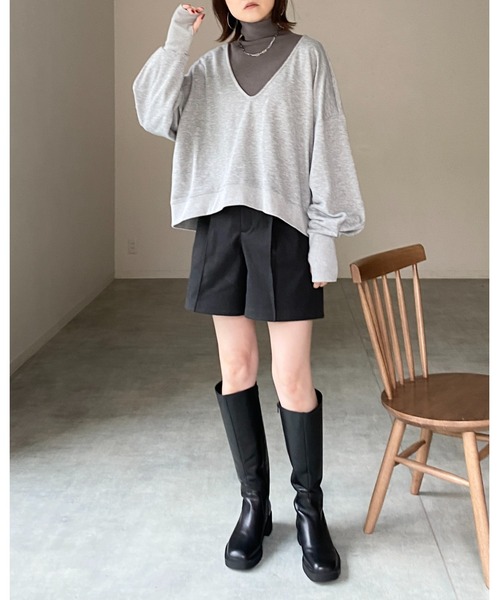 She's Closet(シーズクローゼット)の「裏毛深Vネックビッグシルエット長袖指穴あきフィンガーホールスウェットプルオーバー(スウェット・レディース・チャコール/杢グレー・FREE)」の12枚目の写真