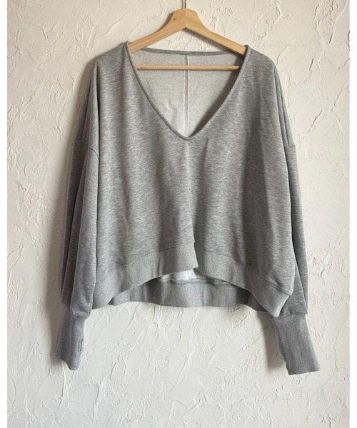 She's Closet(シーズクローゼット)の「裏毛深Vネックビッグシルエット長袖指穴あきフィンガーホールスウェットプルオーバー(スウェット・レディース・チャコール/杢グレー・FREE)」の8枚目の写真