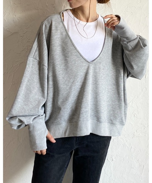 She's Closet(シーズクローゼット)の「裏毛深Vネックビッグシルエット長袖指穴あきフィンガーホールスウェットプルオーバー(スウェット・レディース・チャコール/杢グレー・FREE)」の17枚目の写真
