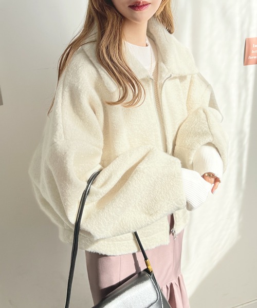 Futier land(フューティアランド)の「シーブボアショートジャケット(ブルゾン・レディース・アイボリー/ブラック/グレイッシュベージュ・MEDIUM)」の20枚目の写真