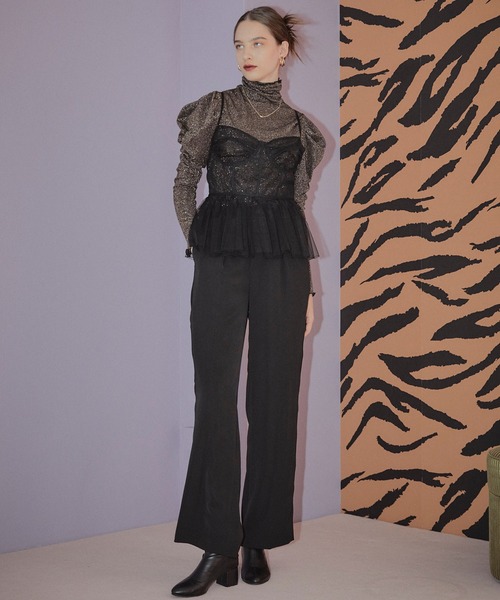 ELLEgirl（エルガール）の「《新色追加》ラメハイネックパフスリーブトップス【ELLEgirl/エル ガール】（Tシャツ/カットソー・レディース・グレー/ブラウン/シルバー・FREE）」の4枚目の写真