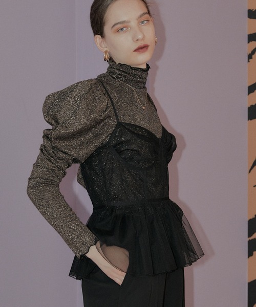 ELLEgirl（エルガール）の「《新色追加》ラメハイネックパフスリーブトップス【ELLEgirl/エル ガール】（Tシャツ/カットソー・レディース・グレー/ブラウン/シルバー・FREE）」の17枚目の写真