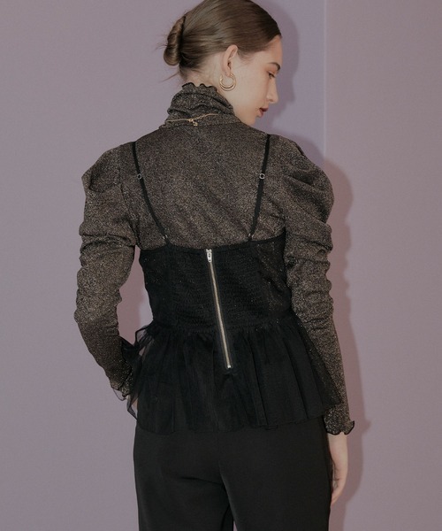 ELLEgirl（エルガール）の「《新色追加》ラメハイネックパフスリーブトップス【ELLEgirl/エル ガール】（Tシャツ/カットソー・レディース・グレー/ブラウン/シルバー・FREE）」の18枚目の写真