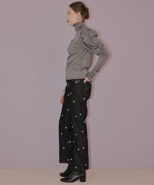 ELLEgirl（エルガール）の「《新色追加》ラメハイネックパフスリーブトップス【ELLEgirl/エル ガール】（Tシャツ/カットソー・レディース・グレー/ブラウン/シルバー・FREE）」の13枚目の写真