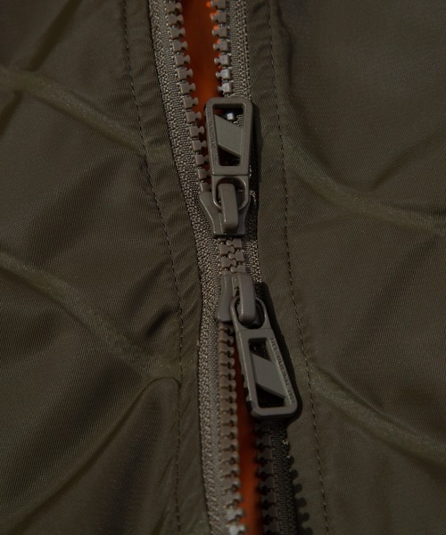 F/CE. （エフシーイー）の「F/CE. QUILT-LIKE BOMBER JACKET / エフシーイー キルトライク ボンバージャケット（MA-1・メンズ・グレー/オリーブ・SMALL）」の12枚目の写真